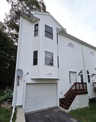 23 Fenton Dr, Worcester, MA 01602