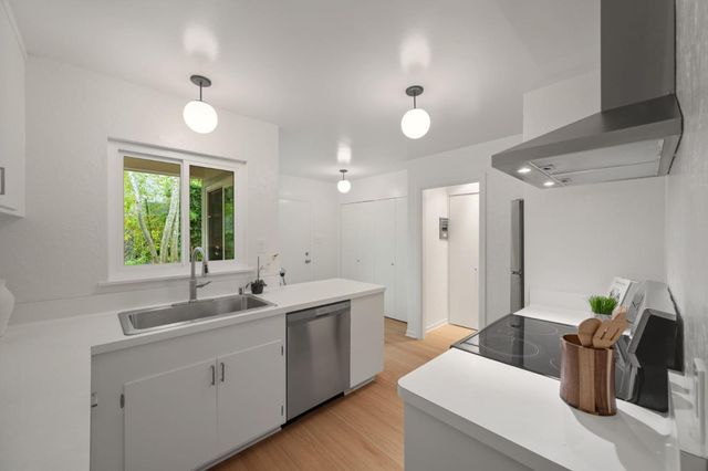 2215 Coronet Boulevard, Belmont, CA 94002
