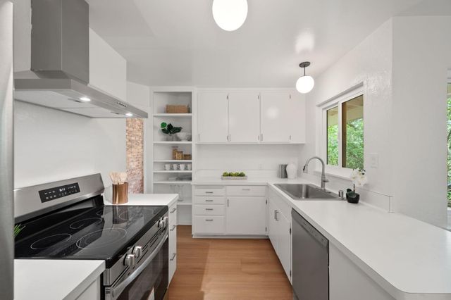 2215 Coronet Boulevard, Belmont, CA 94002
