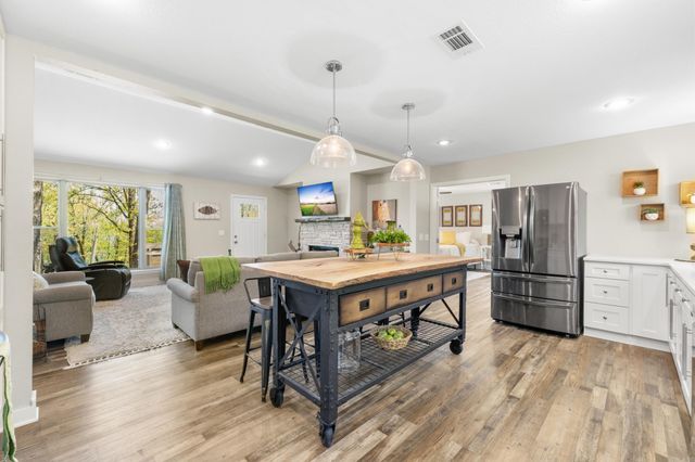 399 Shore Drive, Shirley, AR 72153