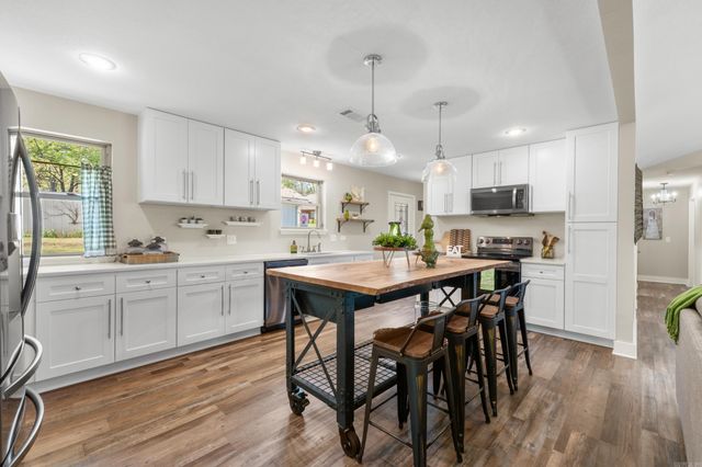 399 Shore Drive, Shirley, AR 72153