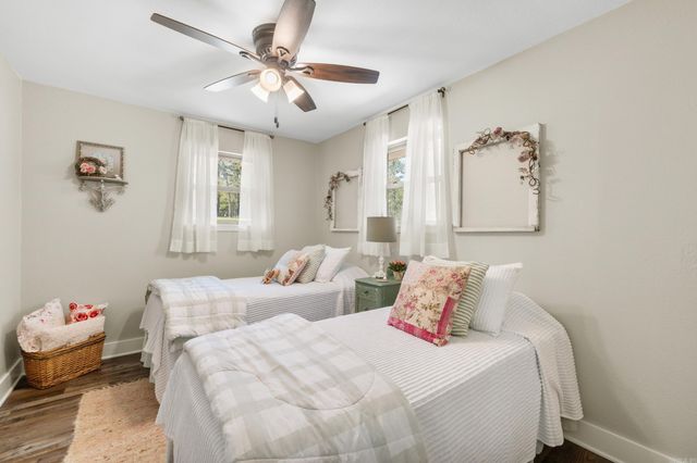 399 Shore Drive, Shirley, AR 72153