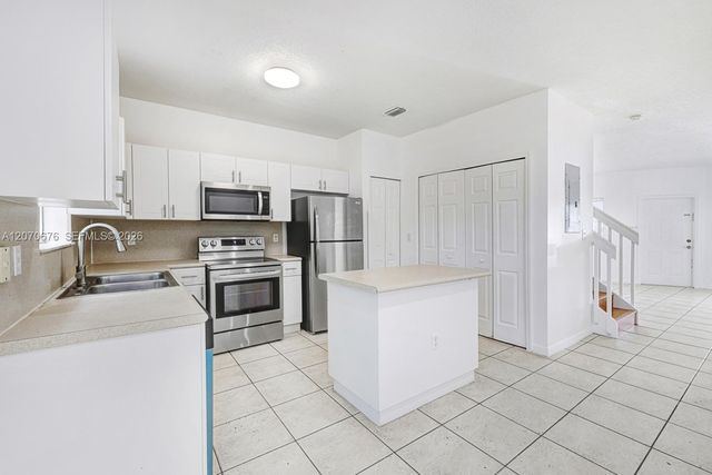 1700 SE 31st Court, Homestead, FL 33035