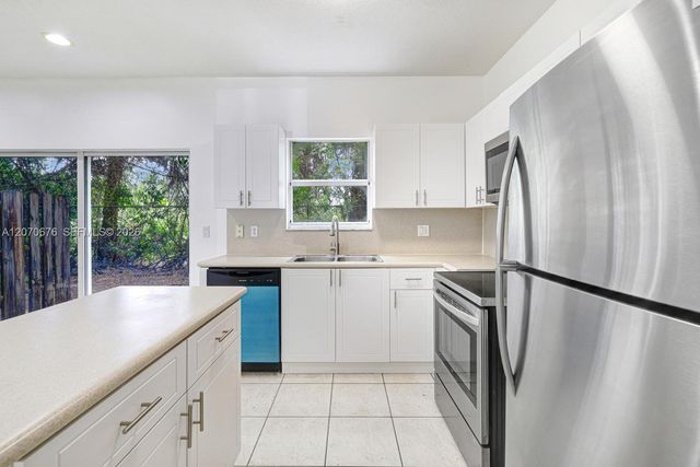 1700 SE 31st Court, Homestead, FL 33035