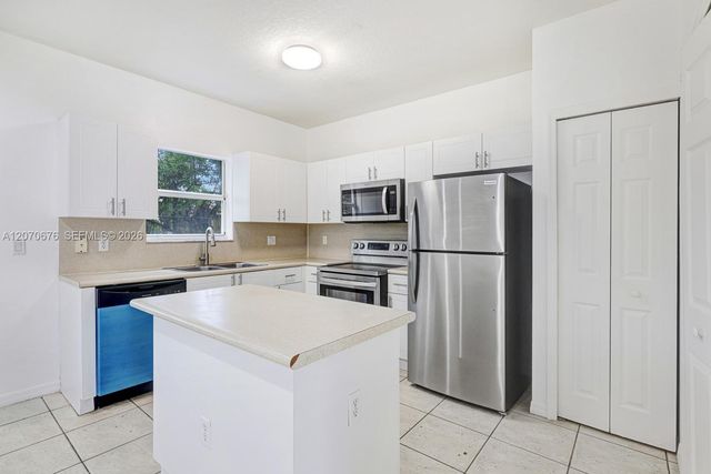 1700 SE 31st Court, Homestead, FL 33035
