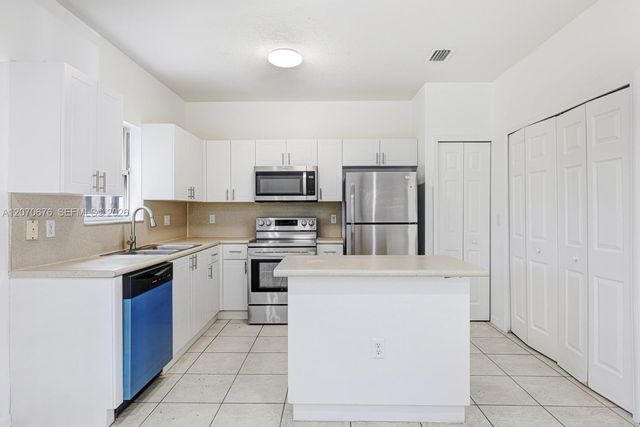1700 SE 31st Court, Homestead, FL 33035