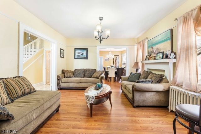 312 E 1St Ave, Roselle Boro, NJ 07203