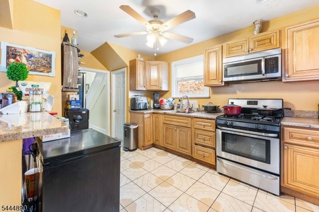 312 E 1St Ave, Roselle Boro, NJ 07203