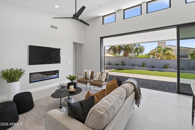 16348 E Arroyo Vista Drive B, Fountain Hills, AZ 85268