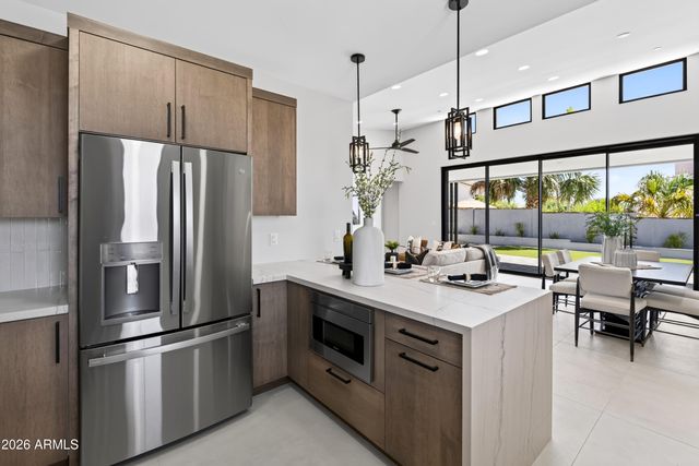 16348 E Arroyo Vista Drive B, Fountain Hills, AZ 85268