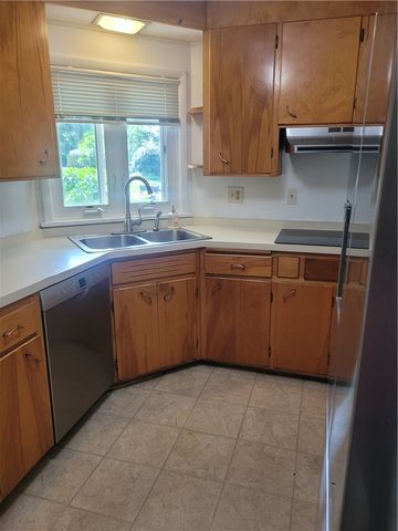 20 W Craig Hill Drive, Greece, NY 14626