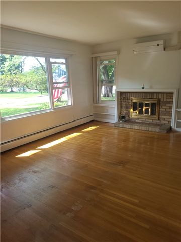 20 W Craig Hill Drive, Greece, NY 14626