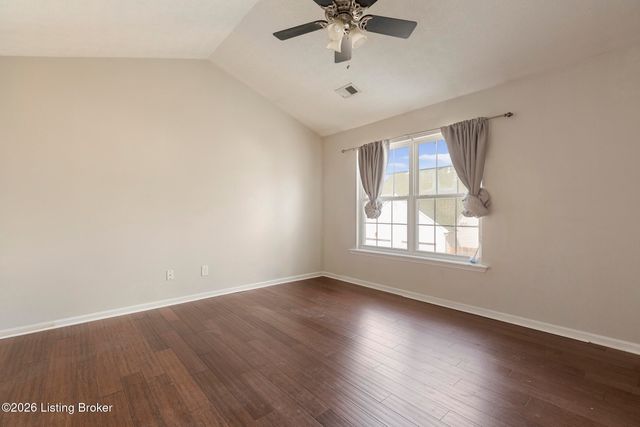 8010 Kelly Green Way, Louisville, KY 40291