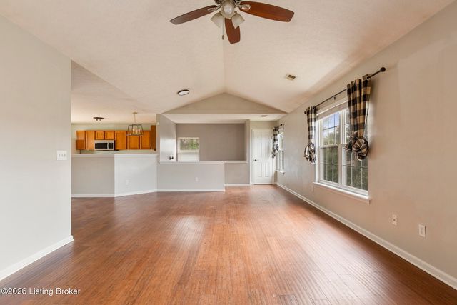 8010 Kelly Green Way, Louisville, KY 40291