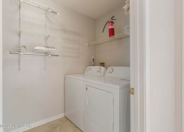 8010 Kelly Green Way, Louisville, KY 40291