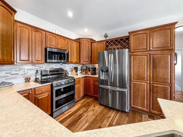 424 Billings Drive, Dekalb, IL 60115