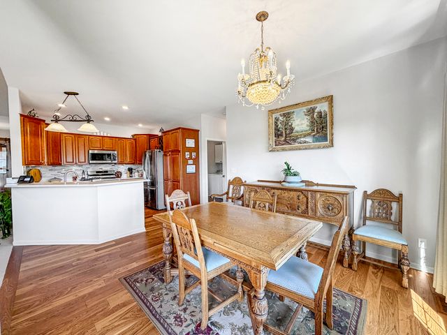 424 Billings Drive, Dekalb, IL 60115