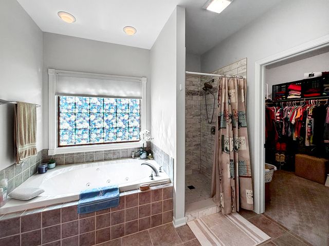 424 Billings Drive, Dekalb, IL 60115