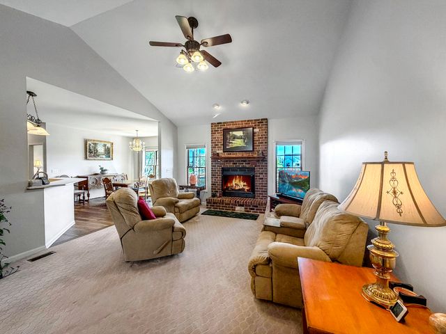424 Billings Drive, Dekalb, IL 60115