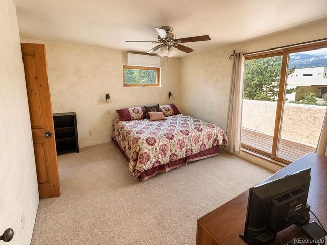 945 Oxford Lane, Colorado Springs, CO 80905