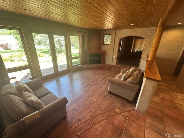 945 Oxford Lane, Colorado Springs, CO 80905