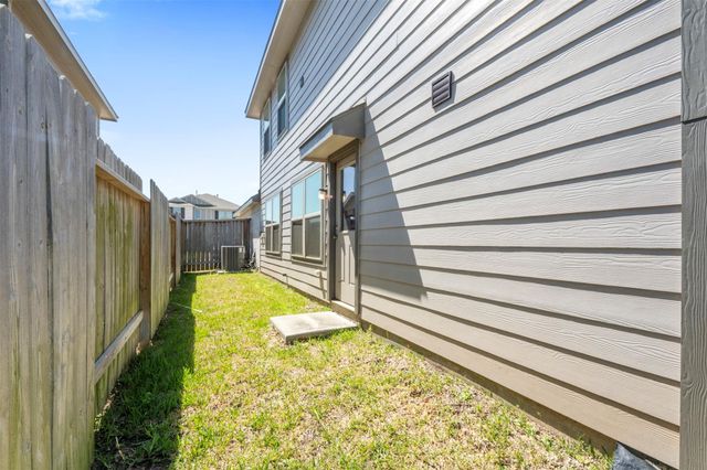 1027 Brighton Orchards Lane, Magnolia, TX 77354