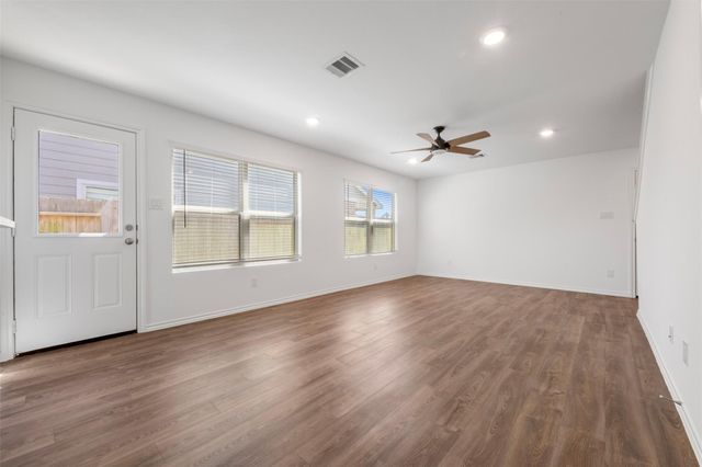 1027 Brighton Orchards Lane, Magnolia, TX 77354