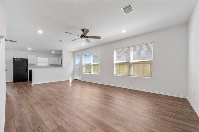 1027 Brighton Orchards Lane, Magnolia, TX 77354