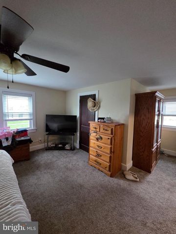 894 MAIN ST CANTON ST, Salem, NJ 08079