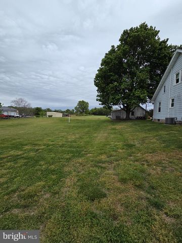 894 MAIN ST CANTON ST, Salem, NJ 08079