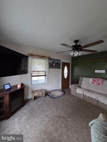 894 MAIN ST CANTON ST, Salem, NJ 08079