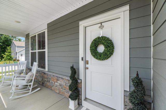 136 Cedar Creek Street, Delaware, OH 43015