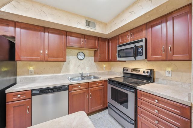 2311 Basil Drive C105, Arlington, TX 76006