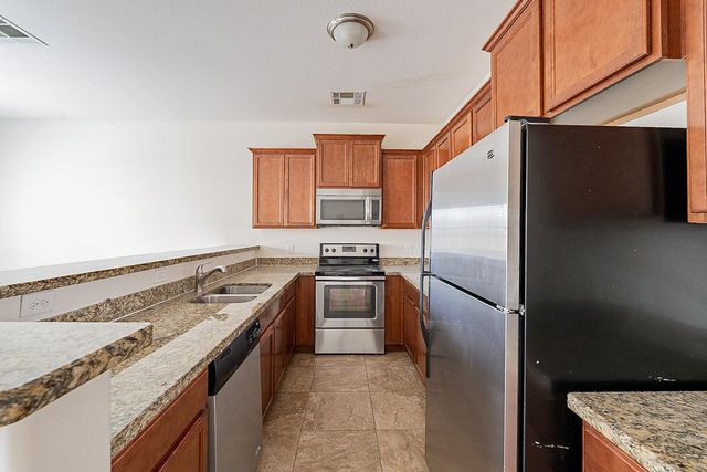 17223 N Cave Creek Road 7, Phoenix, AZ 85032