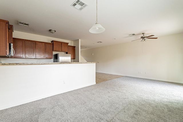 17223 N Cave Creek Road 7, Phoenix, AZ 85032