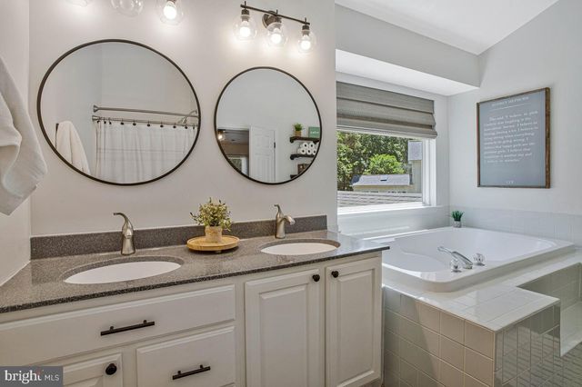 1035 KINGS CREEK DR, Saint Leonard, MD 20685