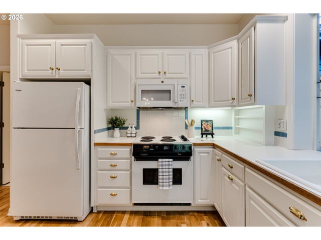 2572 W 28TH Ave, Eugene, OR 97405