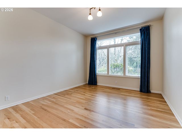 2572 W 28TH Ave, Eugene, OR 97405