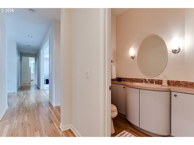 2572 W 28TH Ave, Eugene, OR 97405