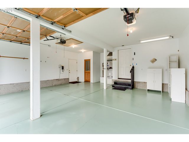 2572 W 28TH Ave, Eugene, OR 97405