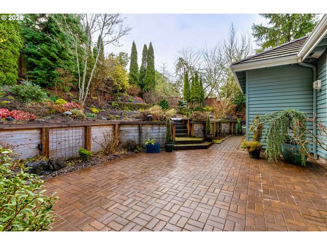 2572 W 28TH Ave, Eugene, OR 97405