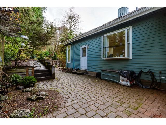 2572 W 28TH Ave, Eugene, OR 97405