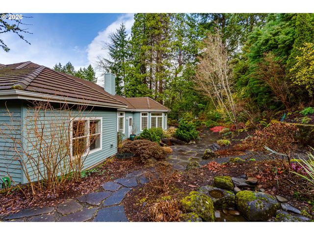 2572 W 28TH Ave, Eugene, OR 97405