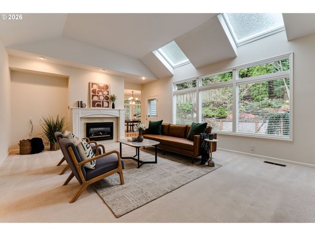 2572 W 28TH Ave, Eugene, OR 97405