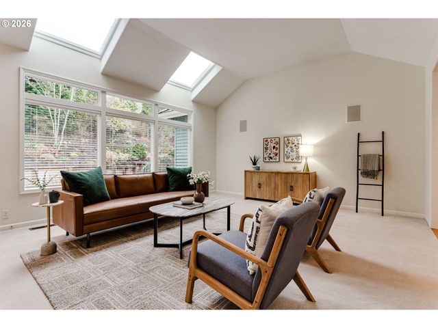 2572 W 28TH Ave, Eugene, OR 97405