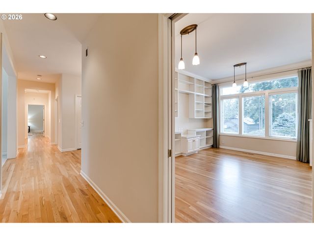 2572 W 28TH Ave, Eugene, OR 97405