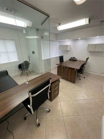 5930 NW 99th Ave 5, Doral, FL 33178