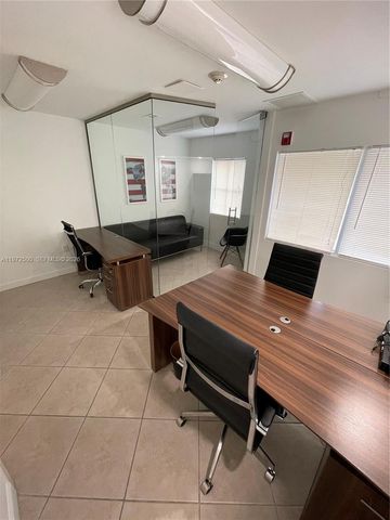 5930 NW 99th Ave 5, Doral, FL 33178