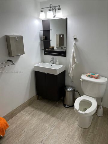 5930 NW 99th Ave 5, Doral, FL 33178