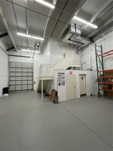 5930 NW 99th Ave 5, Doral, FL 33178